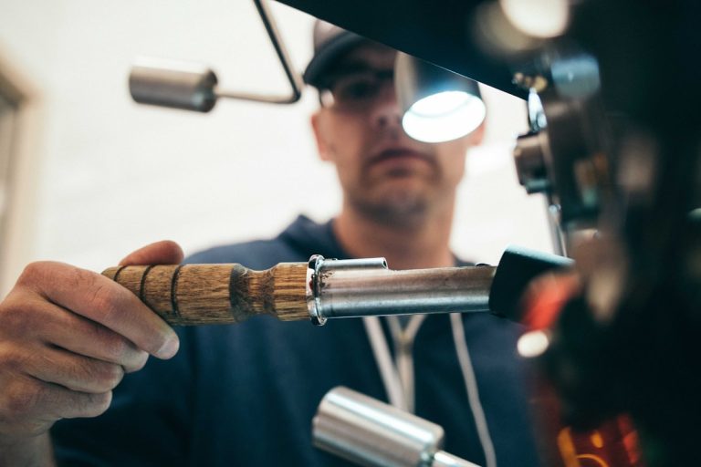 Driveway Repair vs Replacement: A Homeowner’s Guide
